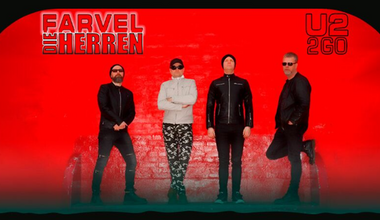 Foto af det firemand store band, herrer, foran en rød baggrund.