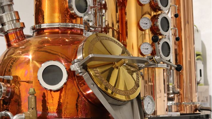 Experience the TONOW® Distillery and juice production