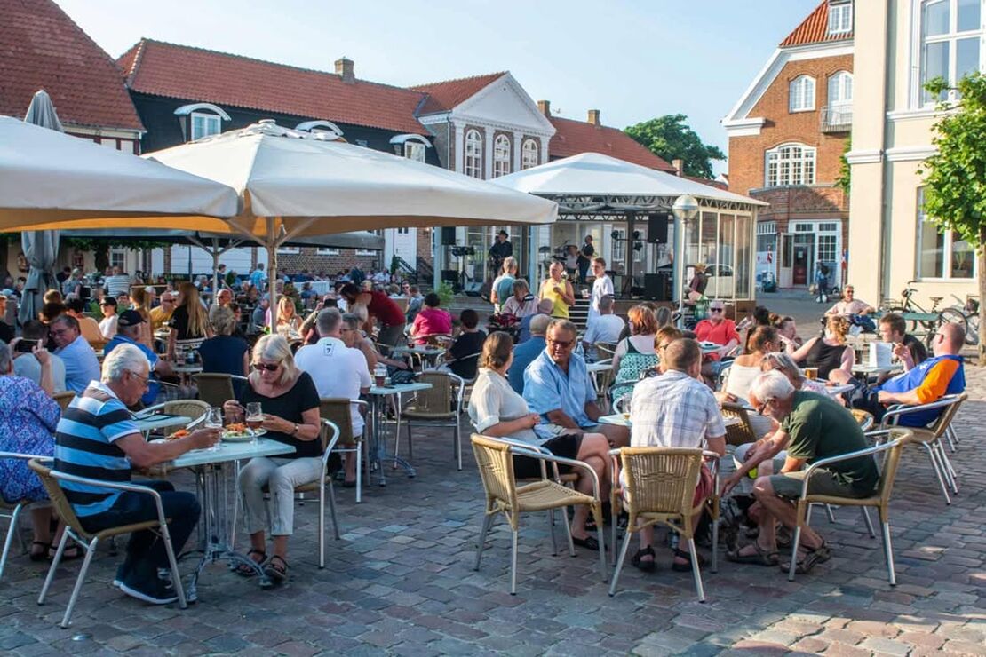 Open By Night - forårsfesten