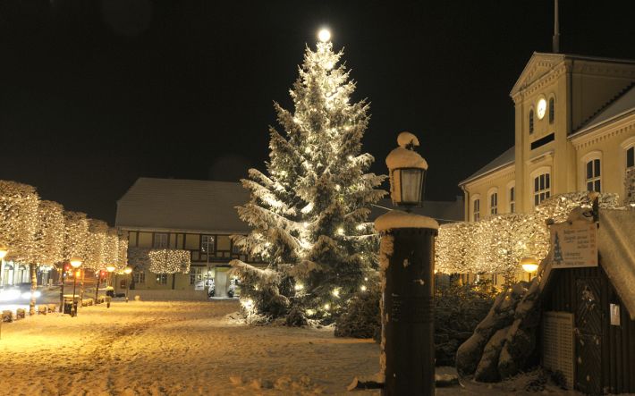 Juletræstænding